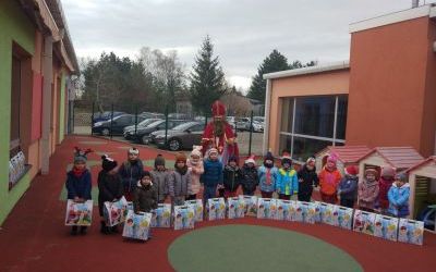 Spotkanie Mikołaja z krasnoludkami