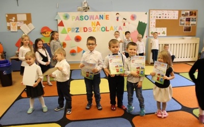 Pasowanie na Przedszkolaka w grupie Żabki (4)