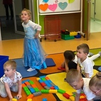 Dzień Pluszowego Misia w przedszkolu połączony z Dniem Postaci z bajek (10)