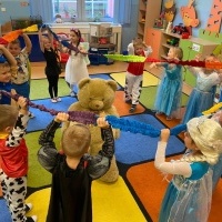 Dzień Pluszowego Misia w przedszkolu połączony z Dniem Postaci z bajek (6)