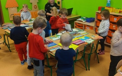 Przedszkolak z ksiązką w plecaku - grudzień (4)