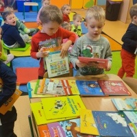 Przedszkolak z ksiązką w plecaku - grudzień (1)