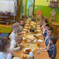 Śninadanie Wielkanocne w przedszkolu (1)