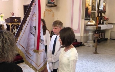 Poczet Sztandarowy. Tablica pamiątkowa (1)