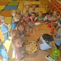 Smerfy przygotowują się do zimy (5)