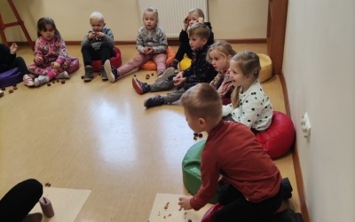 Przedszkolak z książką w plecaku - październik (7)