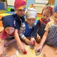 Świąteczne wypieki w grupie Żabki (8)