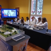 Elektryzujące zajęcia dla uczniów klasy VII i VIII (10)