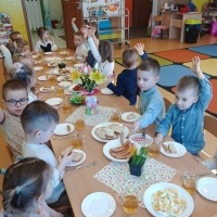 Wielkanocne śniadanie w przedszkolu (5)
