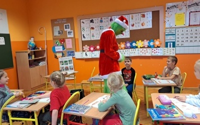 Mikołaj i Grinch w naszej szkole! (7)