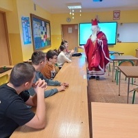Mikołaj i Grinch w naszej szkole! (7)