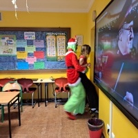Mikołaj i Grinch w naszej szkole! (11)