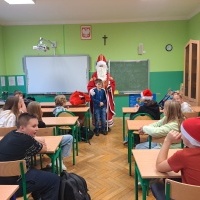 Mikołaj i Grinch w naszej szkole! (6)