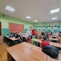 Mikołaj i Grinch w naszej szkole! (13)