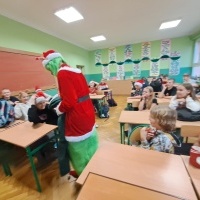 Mikołaj i Grinch w naszej szkole! (3)