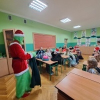 Mikołaj i Grinch w naszej szkole! (8)