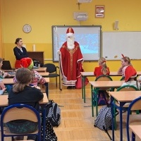 Mikołaj i Grinch w naszej szkole! (7)