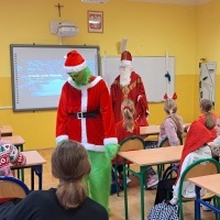 Mikołaj i Grinch w naszej szkole! (1)