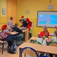 Mikołaj i Grinch w naszej szkole! (4)