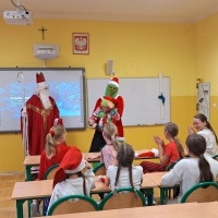 Mikołaj i Grinch w naszej szkole! (5)