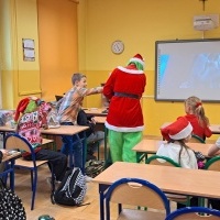 Mikołaj i Grinch w naszej szkole! (6)