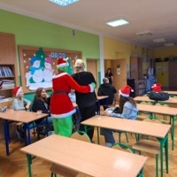 Mikołaj i Grinch w naszej szkole! (4)