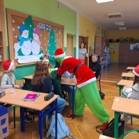 Mikołaj i Grinch w naszej szkole! (17)