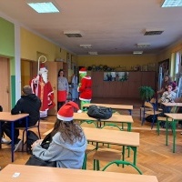 Mikołaj i Grinch w naszej szkole! (19)
