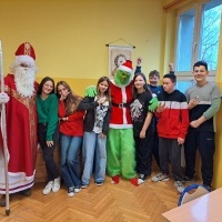 Mikołaj i Grinch w naszej szkole! (12)