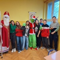 Mikołaj i Grinch w naszej szkole! (17)